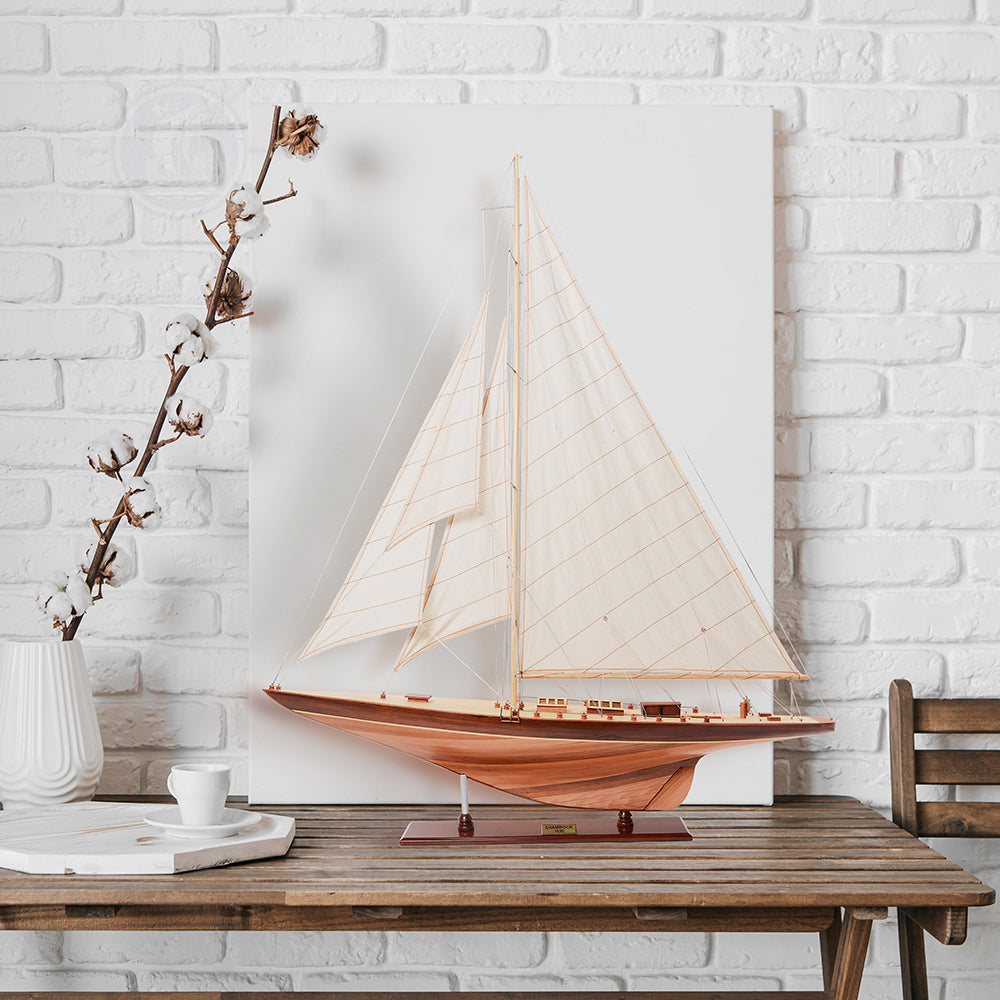 Shamrock Yacht L